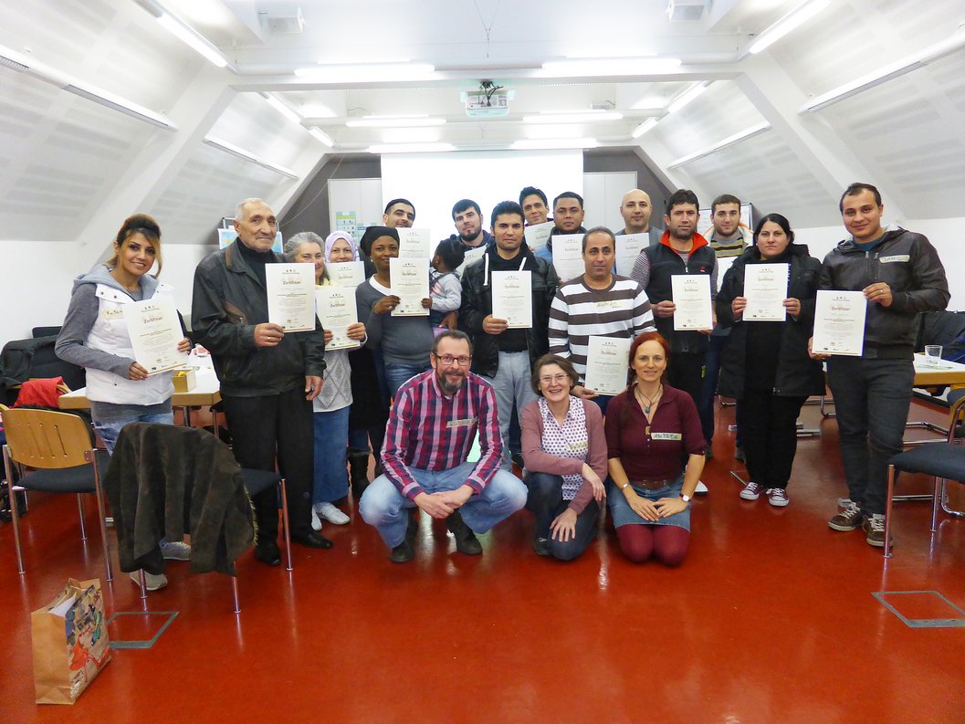 Die TeilnehmerInnen des Ressourcentag in Burscheid mit Ihren Zertifikaten